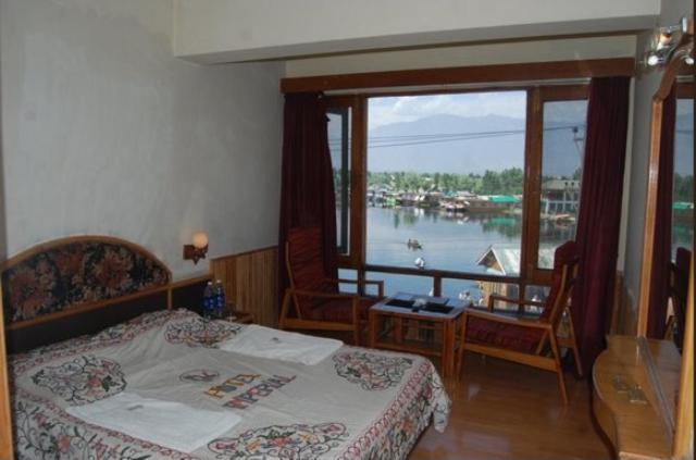 Hotel Imperial Lake View Srinagar  Room photo